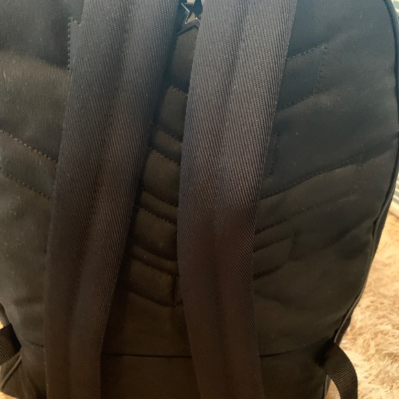 Backpack - Picture 3 of 4